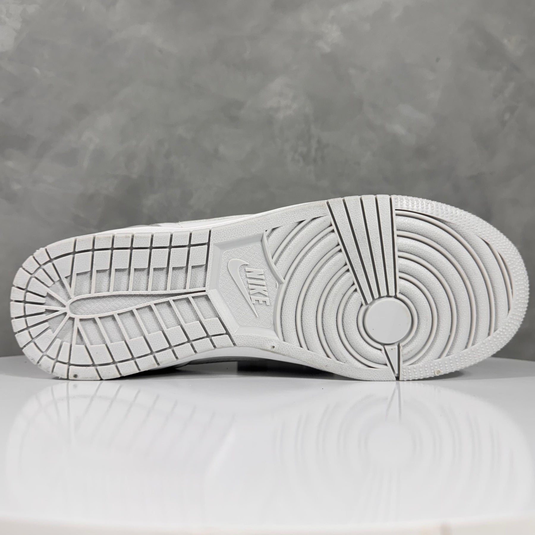 Tênis Unissex Jordan Cinza Premium