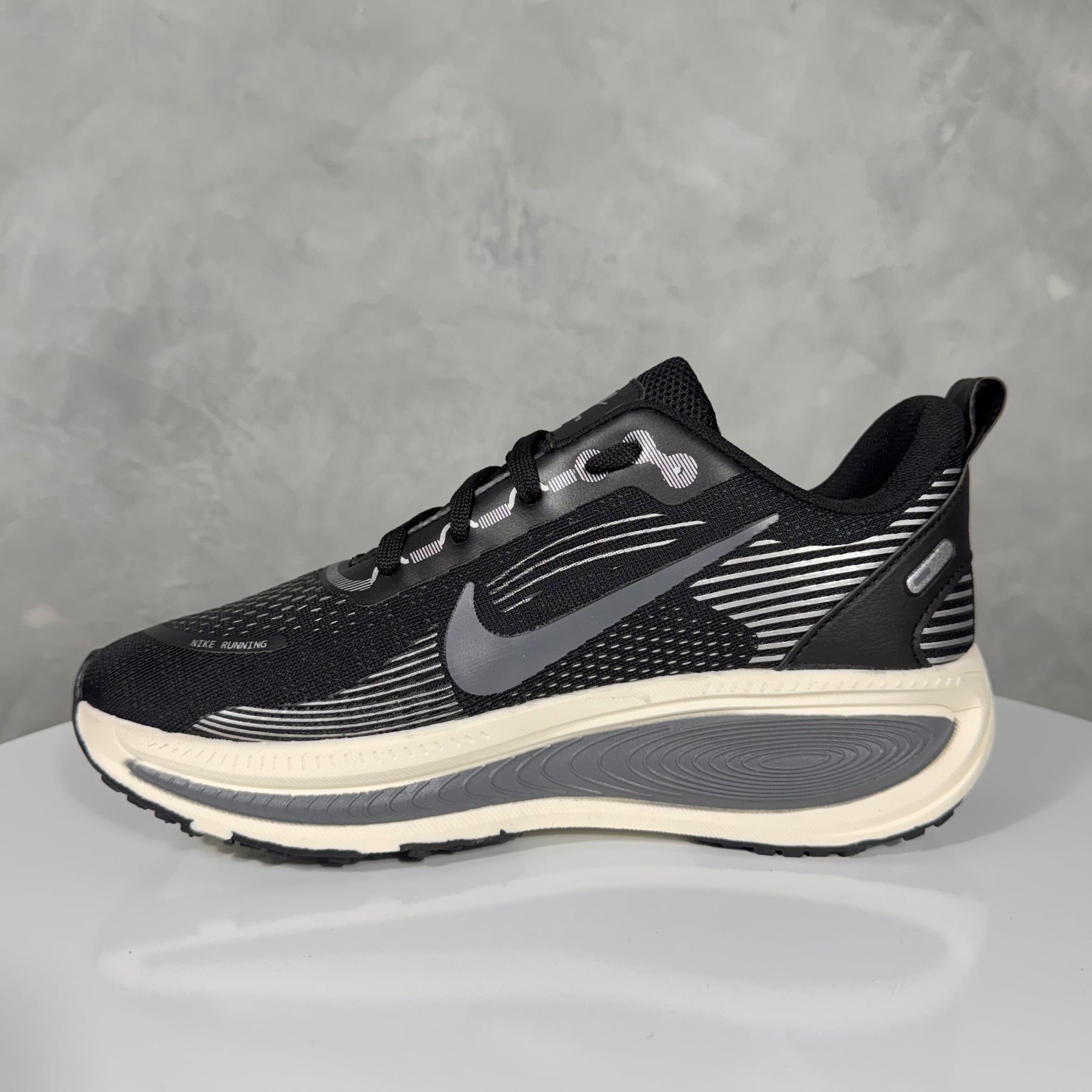 Tênis Feminino Vomero 18 Premium