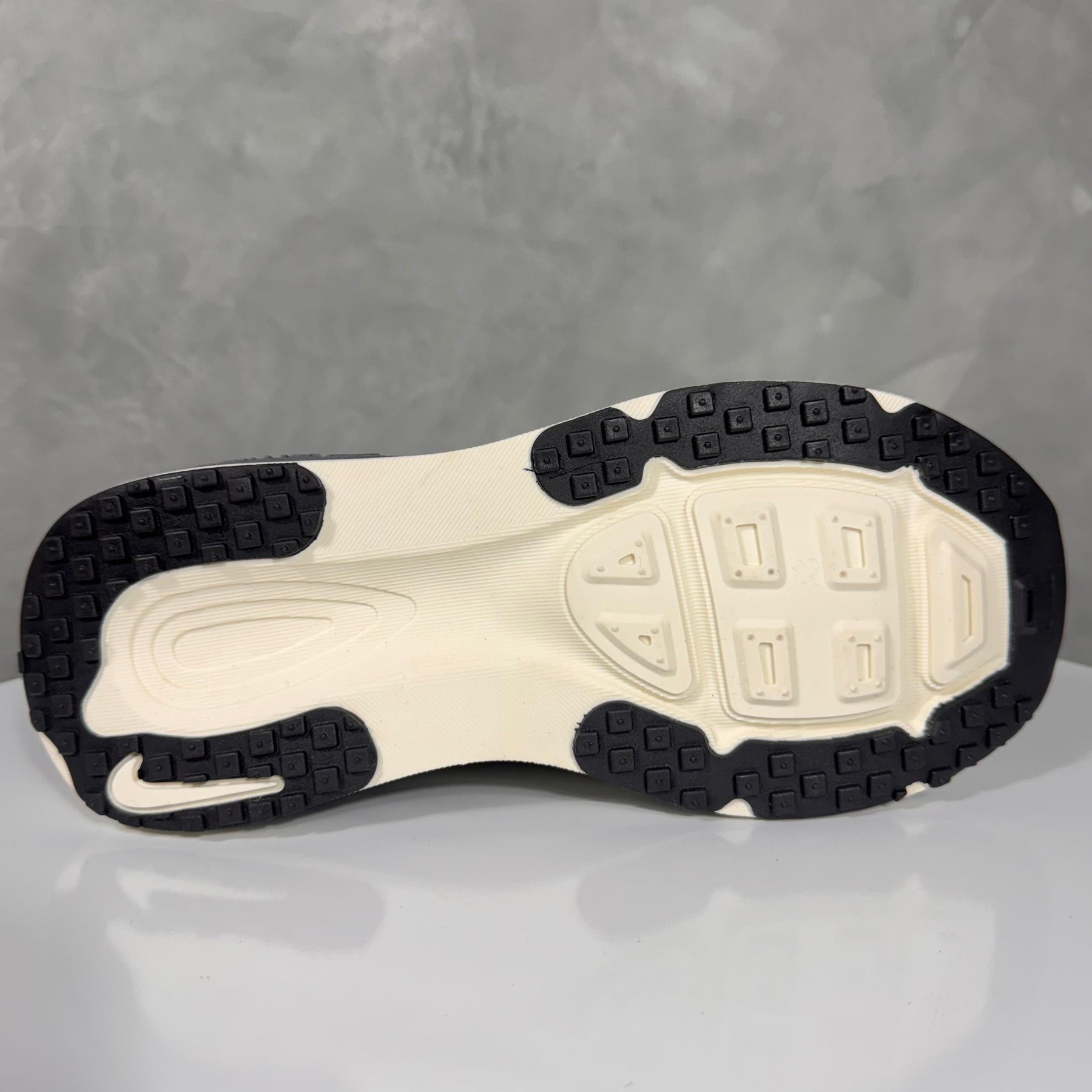 Tênis Feminino Vomero 18 Premium